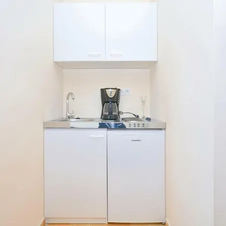 Put 08 Apartment *