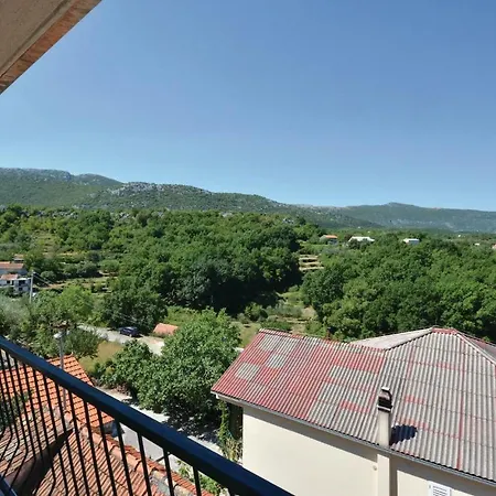 Apartment Put 08
